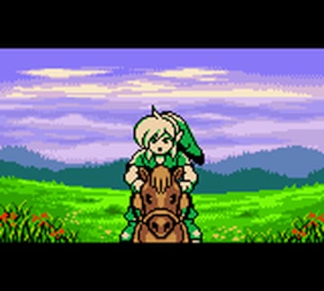 Empezamos por Oracle of Seasons porque aunque se puede disfrutar de los dos títulos en el orden que sea, es cierto que seguramente Seasons es algo más directo y menos complejo en términos generales. Siempre hablando dentro de los parámetros que definen a la franquicia. Link se encuentra en Hyrule, y una extraña fuerza lo atrae hasta dentro del castillo donde está la trifuerza brillando. Algo extraño pasa y el héroe desaparece. Cuando despierta se encuentra en un bosque desconocido. Merodeando por la zona acaba encontrando una joven que le dice estar en Holodrum. Todo se tuerce –todavía más- cuando aparece un villano llamado Onox y se lleva a Din, la misteriosa joven que había acogido al protagonista de la aventura. Ésta resulta ser el Oráculo de las Estaciones. Link, acostumbrado a esto, tiene que rescatar a Din antes de que el mundo de Holodrum se sume en el caos total.