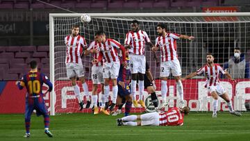 BARCELONA, SPAIN - JANUARY 31: Lionel Messi of Barcelona scores their side&#039;s first goal from a free kick during the La Liga Santander match between FC Barcelona and Athletic Club at Camp Nou on January 31, 2021 in Barcelona, Spain. Sporting stadiums 