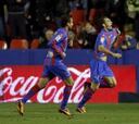 El Levante remonta al Elche con goles del suplente Barral