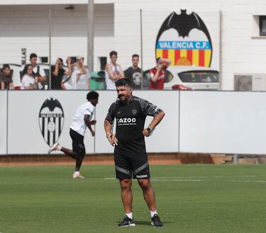 Primer d赤a de entrenamiento de Gattuso al frente del Valencia.