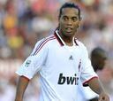 Ronaldinho niega que tenga intención de dejar el Milán antes de 2011