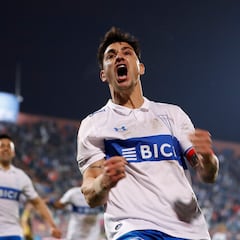 La UC recupera la memoria y se olvida de Holan