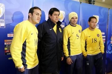 Cuauhtémoc Blanco y Germán Villa flanquean a Luis Fernando Tena y Duilio Davino.