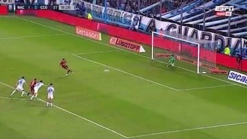 Gabriel Arias es figura en Argentina y tapa este penal en la previa del duelo ante Colo Colo