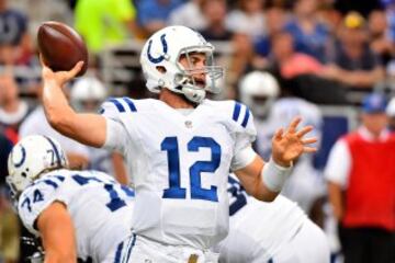 Los Colts se impusieron a los Rams en un partido en el que los quarterbacks titulares de ambos equipos sumaron sus primeros touchdown. Andrew Luck hizo 12 pases de 21 intentos para 161 yardas y Nick Foles, el flamante fichaje de los Rams, 10 de 11 para 128. Aparte de Luck, fue clave para la victoria de Indianapolis su kicker Adam Vinatieri, que conectó dos field goals al principio y al final de la primera mitad, además de un onside kick que recuperarían exitosamente los Colts.