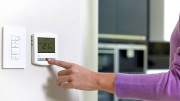 ¿Es obligatorio tener una temperatura mínima y máxima en el trabajo y cuáles son los límites?