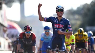 Van der Poel retoma la senda de la victoria en Montecatini