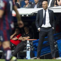 Danilo barracked by Real fans