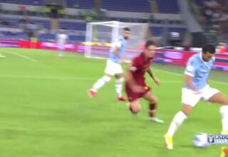 El show de Pedro ante la Roma en una jugada