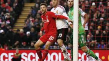 Wayne Rooney junto a Adam Lallana y David De Gea.