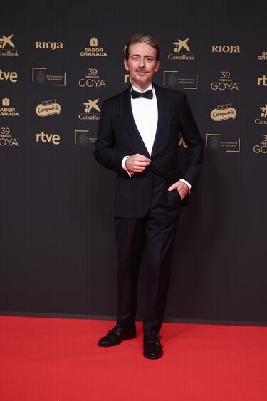 El actor Víctor Clavijo posa en la alfombra roja.