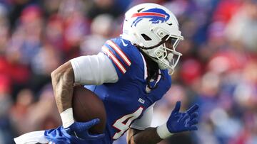 The contract standoff between the Buffalo Bills and their star running back has finally come to an end. Here’s how much James Cook is set to earn.