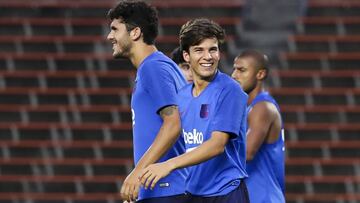 Riqui Puig, durante un entrenamiento con el primer equipo. 