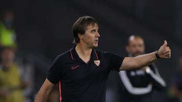 Man Utd the "biggest team in world" but Sevilla can progress, says coach Lopetegui