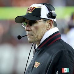 Which NFL teams are looking for a new head coach, and who are the main candidates?