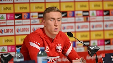 Wroclaw (Poland), 31/05/2022.- Polish national soccer team player Adam Buksa attends a press conference in Wroclaw, Poland, 31 May 2022. Poland will face Wales in their UEFA Nations League soccer match on 01 June in Wroclaw. (Polonia) EFE/EPA/Maciej Kulczynski POLAND OUT
