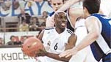 <b>HOMBRE CLAVE</B>. El marcaje a Bennett, gran preocupación colegial.