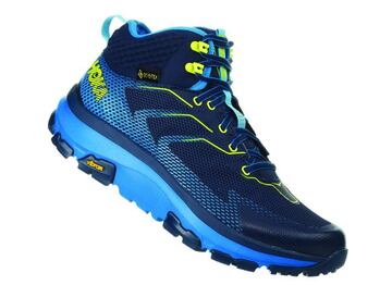 Zapatilla Sky Toa de Hoka One One.