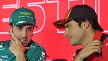 Fernando Alonso (Aston Martin) y Carlos Sainz (Ferrari). Sakhir, Bahréin. F1 2023.