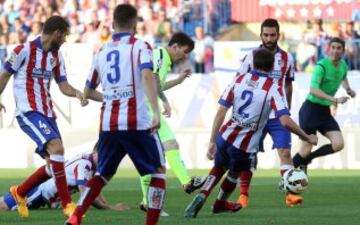 Lionel Messi marca el 0-1.