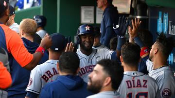 KANSAS CITY, MISSOURI - JUNE 03: Left fielder Yordan Alvarez #44 of the Houston Astros is congratulated by his teammates in the dug out after scoring a run at the top of the second inning during the game between the Kansas City Royals and the Houston Astros at Kauffman Stadium on June 03, 2022 in Kansas City, Missouri. Fernando Leon/Getty Images/AFP
== FOR NEWSPAPERS, INTERNET, TELCOS & TELEVISION USE ONLY ==
