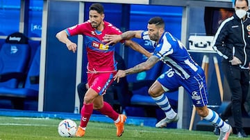 Edgar M&eacute;ndez ante el Elche.