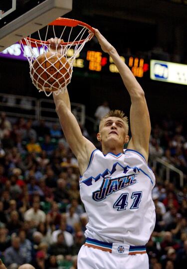 Uno de los que más tiempo pasó en la NBA antes de regresar a Europa. Estuvo 10 años en los Jazz, en los que coincidió con John Stockton y Karl Malone y luego con Deron Williams y Carlos Boozer. Con ellos y con Jerry Sloan en el banquillo disputó las finales del Oeste de 2007, lo más cerca que ha estado del anillo (los Spurs les derrotaron por 4-1). All Star en 2004, fue un excelso defensor que estuvo una vez en el Mejor Quinteto Defensivo y dos en el segundo. Volvió a Europa en el lockout de 2011y en 2012 disputó la final de la Euroliga ante el Olympiacos. Luego estuvo dos años más en los Nets (de 2013 a 2015) y volvió de nuevo a Europa ese último curso para acabarlo con, de nuevo, el CSKA. Fue MVP del Eurobasket en 2007, cuando Rusia derrotó en la final a España.