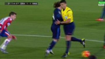 Gil Manzano bloqueó a Modric en la jugada que originó el 1-1