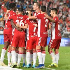 El Almería sigue imparable y se queda con el liderato