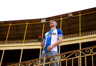 Oficial: el Hércules cierra el mercado con el fichaje de Toril y la salida de Slavy