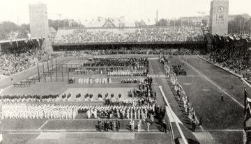 Imagen de la celebración de la ceremonia inaugural el 5 de mayo de 1912. 