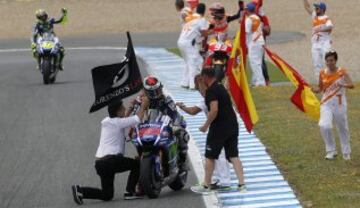 Jorge Lorenzo celebra la victoria. 