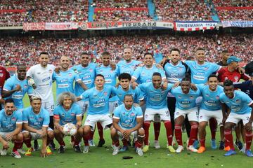 Sebastián Viera disputó su último partido con la camiseta de Junior, luego del partido de despedida con varios jugadores históricos del club.