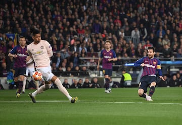 1-0. Leo Messi marcó el primer gol.