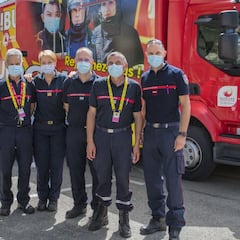 Vacunación en el camión de los bomberos que cuidan del Tour