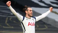 LONDON, ENGLAND - APRIL 21: Gareth Bale of Tottenham Hotspur celebrates after scoring their side&#039;s first goal during the Premier League match between Tottenham Hotspur and Southampton at Tottenham Hotspur Stadium on April 21, 2021 in London, England.