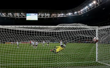 Soccer Football - Copa Libertadores - Palmeiras v Colo Colo - Allianz Parque, Sao Paulo, Brazil - October 3, 2018   Palmeiras' Dudu scores their first goal               REUTERS/Paulo Whitaker