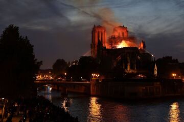 Devastador incendio de la catedral de Notre Dame, uno de los monumentos m¨¢s emblem¨¢ticos de Par¨ªs.