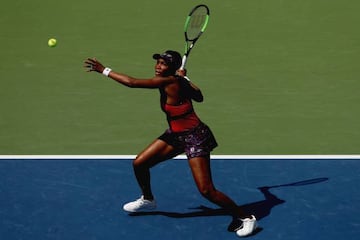 Venus Williams in action against Camila Giorgi on Day Three of the 2018 US Open.