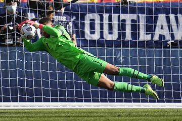 Ambas escuadras tuvieron claras oportunidades de gol, pero la contundencia al final pesó a favor de USA.