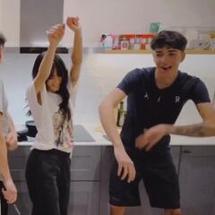 Aitana reacciona a la canción de Shakira con este baile que tiene a las redes ardiendo