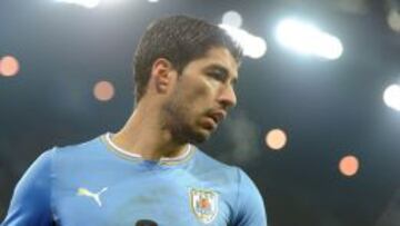 Suárez con la camiseta celeste de Uruguay.