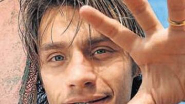 <b>EMERGENCIA SOBIS. </b>El jugador brasileño anda bastante perdido en los últimos partidos. No se acopla a las misiones que le encomienda Irureta. Y sólo lleva un par de goles.