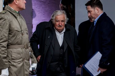 Among those imprisoned was José “Pepe” Mujica, a member of the National Liberation Movement–Tupamaros, who spent more than a decade in prison under extreme conditions. Thousands of citizens suffered detention, torture or exile.