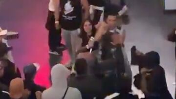 Terribles imágenes de un enfrentamiento que dejó un muerto entre ultras de Millonarios y Santa Fe en un concierto en Colombia