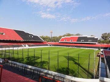 El actual entrenador del Lille inició su carrera como técnico de Newells. Fue campeón dos veces, a principios de los 90, lo que le valió el cariño de la institución.