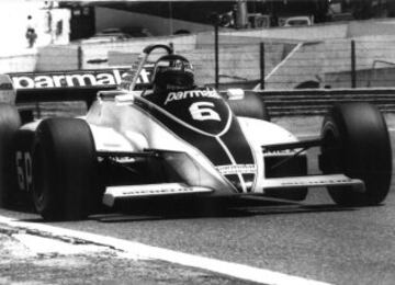 Héctor Alonso Rebaque es un ex-piloto mexicano de automovilismo. Participó en 58 grandes premios de Fórmula 1, debutando el 5 de junio de 1977. Consiguió un total de 13 puntos en la categoría.