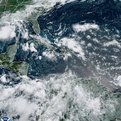 El Huracán Hanna se degrada a tormenta tropical al llegar a Texas