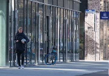 De Jong aprovechó para entrenarse en Holanda... hasta que le dejaron