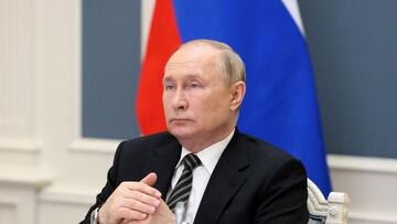 FILE PHOTO: Russian President Vladimir Putin attends a meeting of the Supreme Eurasian Economic Council involving the Eurasian Economic Union's (EAEU) heads of states via a video link in Moscow, Russia May 27, 2022. Sputnik/Kremlin via REUTERS ATTENTION EDITORS - THIS IMAGE WAS PROVIDED BY A THIRD PARTY./File Photo